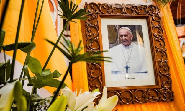 SANTA CRUZ DESPIDE AL PAPA FRANCISCO EN UNA SANTA MISA EXEQUIAL