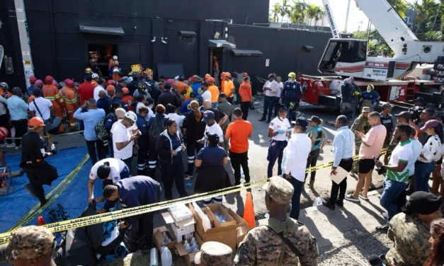 AUMENTAN A 44 LOS MUERTOS EN DESPLOME DE UN TECHO DE UNA DISCOTECA EN SANTA DOMINGO