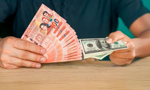 EL DÓLAR PARALELO SUPERÓ LA BARRERA DE LOS BS 15