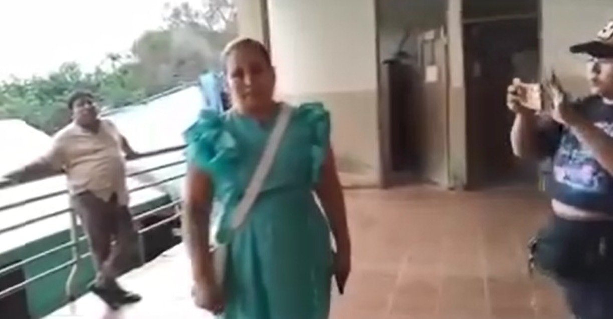 “MI HIJO NO SERÁ UN MALTRATADOR DE MUJERES” MADRE CORRIGE A SU HIJO