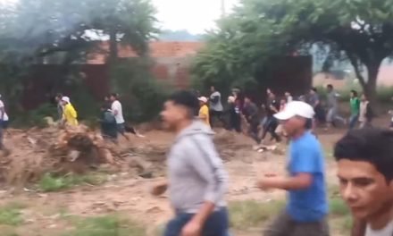 ENFRENTAMIENTOS POR DESALOJO EN EL BARRIO SANTA LUCIA ZONA ESTE DE LA CIUDAD