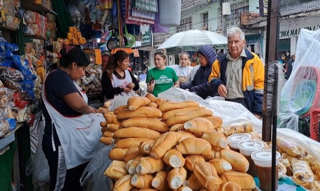 DESDE  HOY EL PRECIO DEL PAN ES DE UN BOLIVIANO