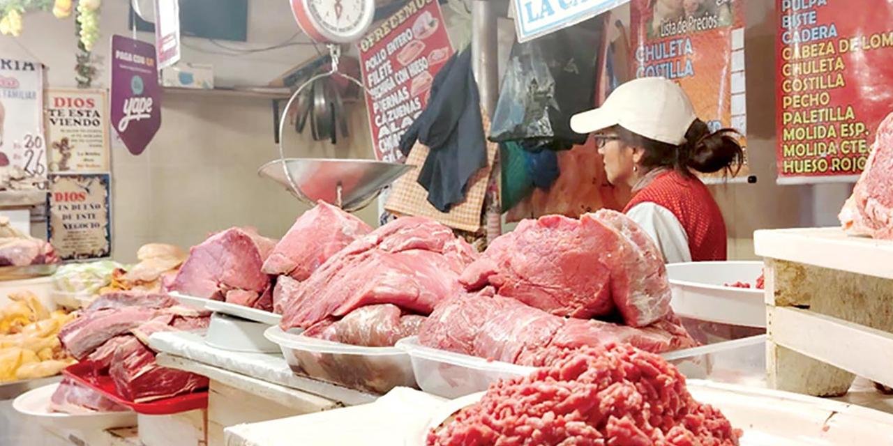 GOBIERNO DENUNCIA QUE PRODUCTORES DE CARNE SUBIERON PRECIOS HASTA EN UN 60%