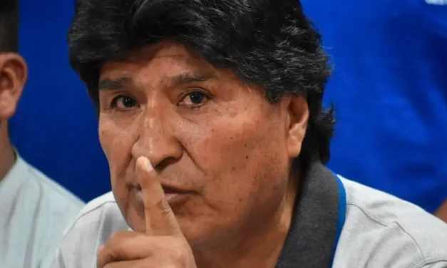 JUEZ DEJA SIN EFECTO ORDEN DE APREHENSIÓN CONTRA EVO