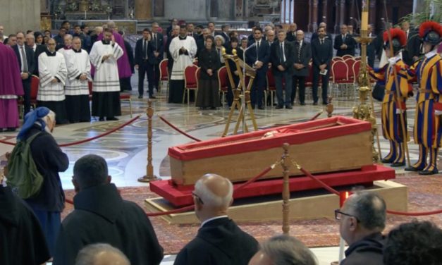 ESTE VIERNES 25 DE ABRIL SE CERRARÁ EL FÉRETRO DEL PAPA FRANCISCO
