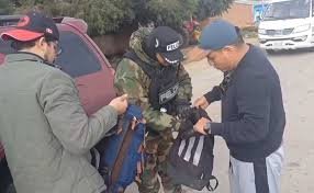 SENADOR LOZA DENUNCIA REQUISA POLICIAL AL VEHÍCULO EN EL QUE VIAJABA