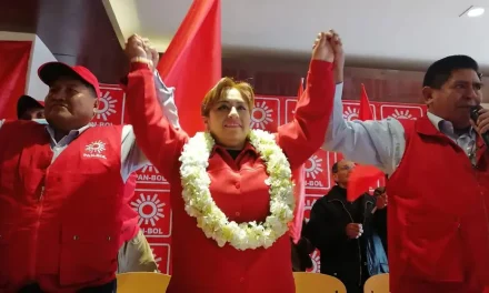 PAN-BOL POSTULA A RUTH NINA COMO CANDIDATA