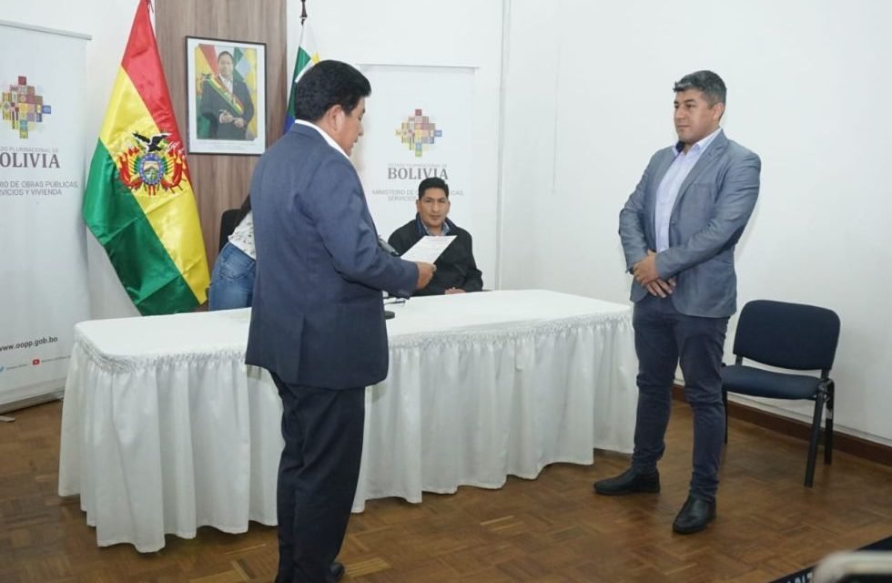 CRISTIAN MAMANI ASUME COMO DIRECTOR DE LA ATT