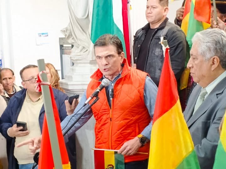 PDC PROCLAMA A RODRIGO PAZ COMO SU CANDIDATO PRESIDENCIAL