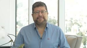 SAMUEL DORIA MEDINA ENTREVISTADO POR LA “ÚNICA AMIGA” QUE TIENE EN GIGAVISIÓN