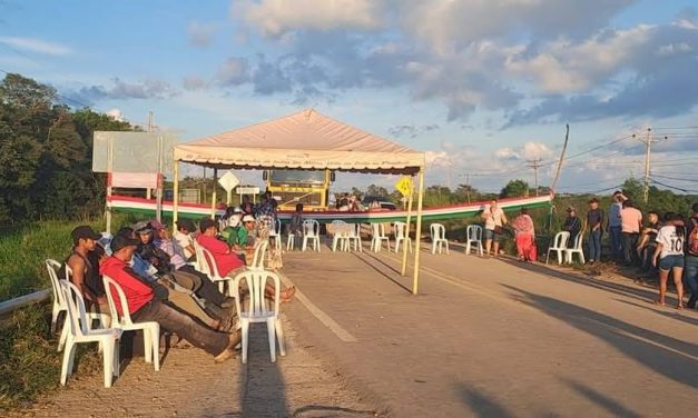 POBLADORES DE PAILÓN BLOQUEAN CARRETERA BIOCEÁNICA