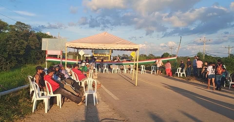 POBLADORES DE PAILÓN BLOQUEAN CARRETERA BIOCEÁNICA