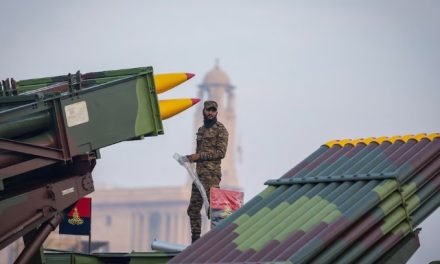 PAKISTÁN INVOCÓ LEGÍTIMA DEFENSA Y ORDENÓ RESPONDER AL ATAQUE AÉREO DE INDIA