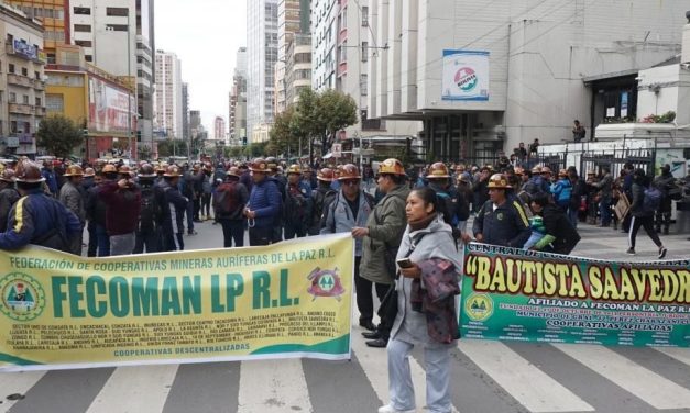 ADVIERTEN CON COBRAR 100 GRAMOS DE ORO A CADA COOPERATIVA QUE NO ASISTA A LA MARCHA EN EL ALTO