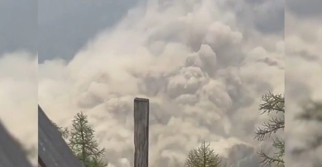 EL COLAPSO DEL GLACIAR SUIZO SEPULTÓ UN PUEBLO, DEJÓ Y AMENAZA CON MÁS INUNDACIONES