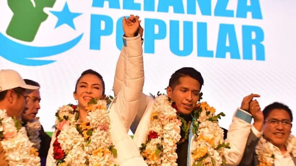 ANDRÓNICO INCURRIRIA EN TRANSFUGIO POLÍTICO AL POSTULAR CON OTRA SIGLA