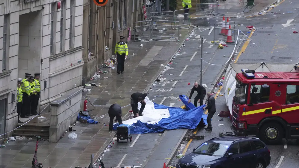UN HOMBRE ATROPELLÓ CON SU AUTO A VARIAS PERSONAS EN LA CIUDAD DE LIVERPOOL