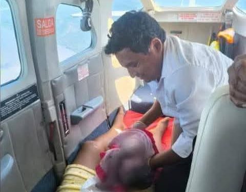 MUJER DA A LUZ DURANTE VUELO DE EVACUACIÓN MÉDICA EN LORETO