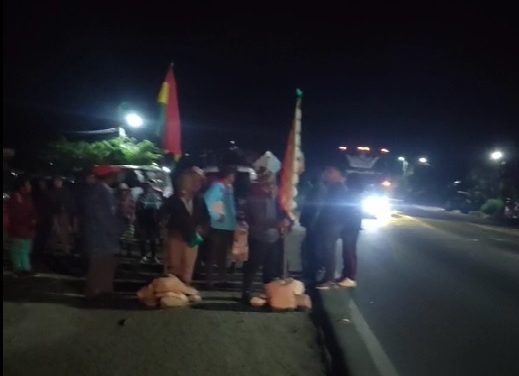 CARRETERA SANTA CRUZ – COCHABAMBA AMANECE CON PUNTOS DE VIGILIA