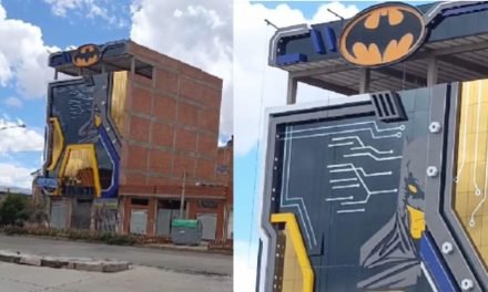 EL IMPONENTE CHOLET INSPIRADO EN BATMAN QUE CAUSA FUROR EN EL ALTO