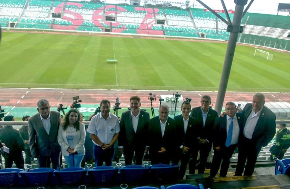 LA CONMEBOL VISITA EL ESTADIO TAHUICHI  AGUILERA DE CARA A LA FINAL DE LA SUDAMERICANA