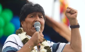 EVO DICE QUE “SOLO EL PUEBLO” PUEDE PEDIRLE DECLINAR SU CANDIDATURA