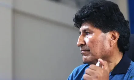 EVO ACUSA AL TCP DE MODIFICAR LA CONSTITUCIÓN “SIN COMPETENCIA” Y ANUNCIA ACUDIRÁ A INSTANCIAS INTERNACIONALES