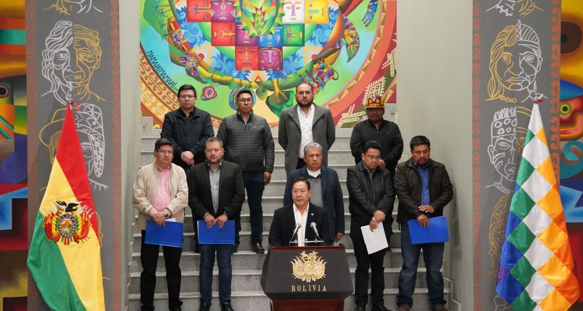 ARCE LANZA 11 MEDIDAS Y 7 DECRETOS ANTE LA CRISIS DE COMBUSTIBLES Y ALIMENTOS