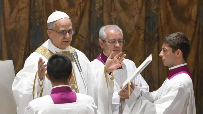 EL PAPA LEÓN XIV ENTRA EN LA CAPILLA SIXTINA PARA LA PRIMERA MISA DE SU PONTIFICADO