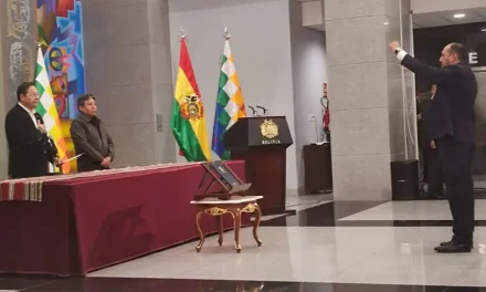 ROBERTO RÍOS ES POSESIONADO COMO NUEVO MINISTRO DE GOBIERNO