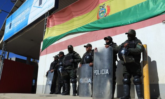 POLICÍA RESGUARDA PLATA DE SENKATA POR ANUNCIO DE PROTESTAS EN EL LUGAR