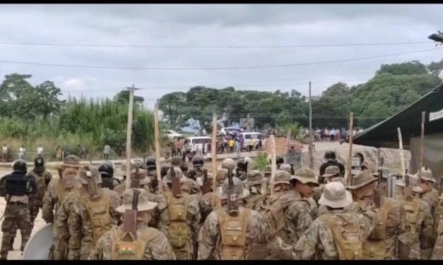 SUSPENDEN ERRADICACIÓN DE COCA EN YAPACANI, COMUNARIOS TOMARON CUARTES MILITAR