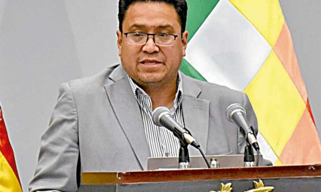 EMITEN ORDEN DE APREHENSIÓN CONTRA EXMINISTRO DE JUSTICIA