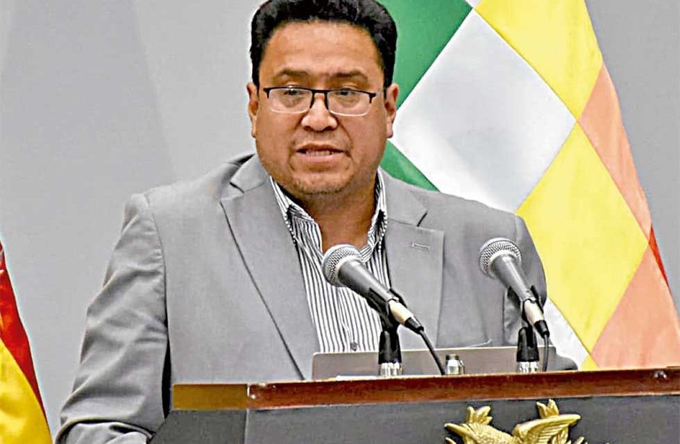 EMITEN ORDEN DE APREHENSIÓN CONTRA EXMINISTRO DE JUSTICIA