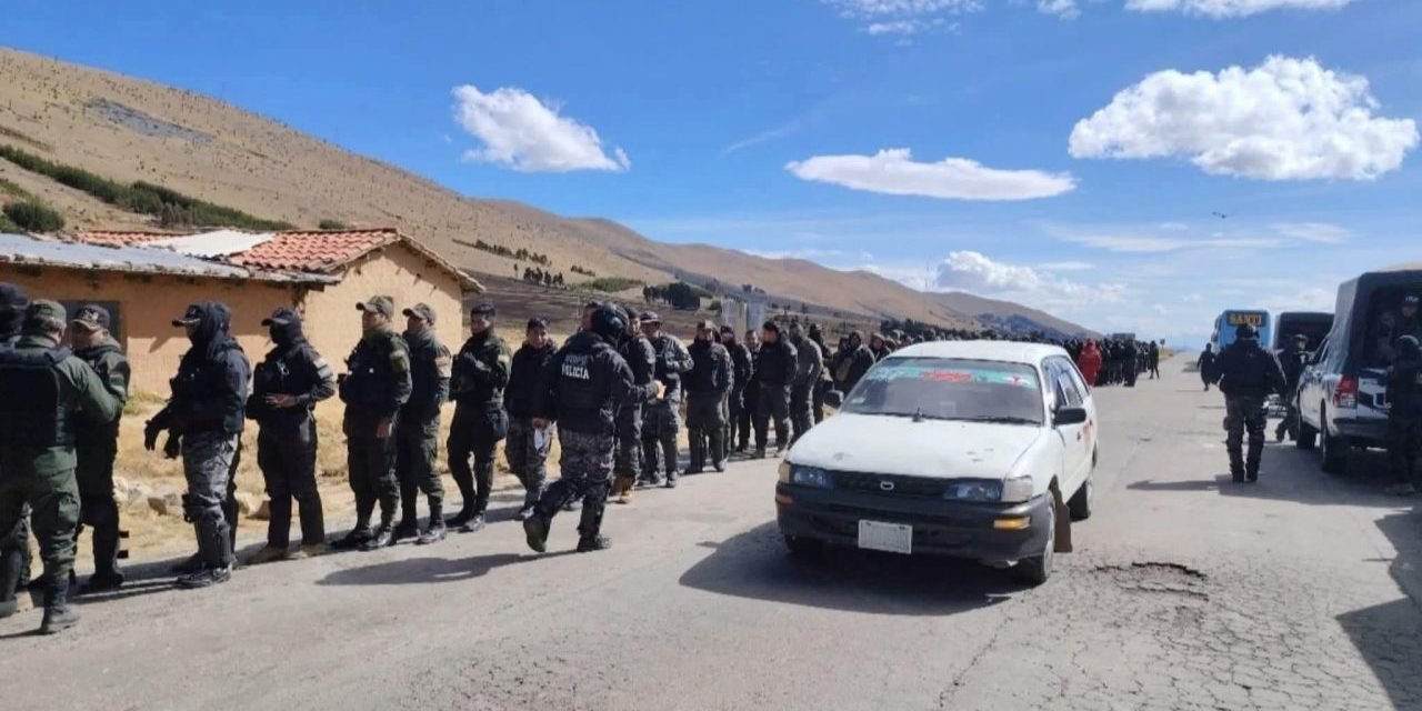 RESTABLECEN CONEXIÓN VIAL ENTRE COCHABAMBA Y EL RESTO DEL PAÍS TRAS BLOQUEOS