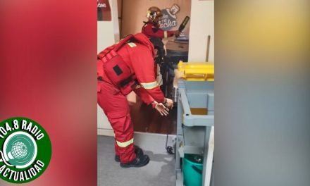 BOMBEROS Y CANES ANTIEXPLOSIVOS INSPECCIONAN EL TCP EN SUCRE POR AMENAZAS