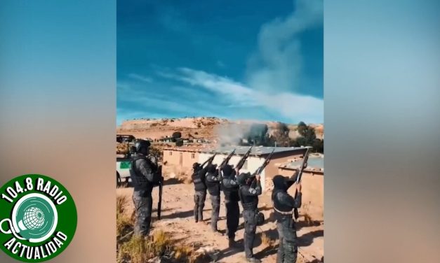 EMOTIVO HOMENAJE A LOS CUATRO POLICÍAS CAÍDOS EN LLALLAGUA Y COCHABAMBA