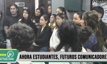 ESTUDIANTES DE LA UPDS VISITARON RADIO ACTUALIDAD 104.8 FM