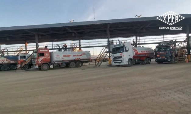 YPFB INTENSIFICA DESPACHOS DE COMBUSTIBLE PARA ABASTECER LA PAZ, EL ALTO Y PROVINCIAS