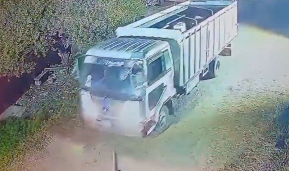 ENCAPUCHADOS ROBAN CAMIÓN CON MERCADERÍA DE CONTRABANDO