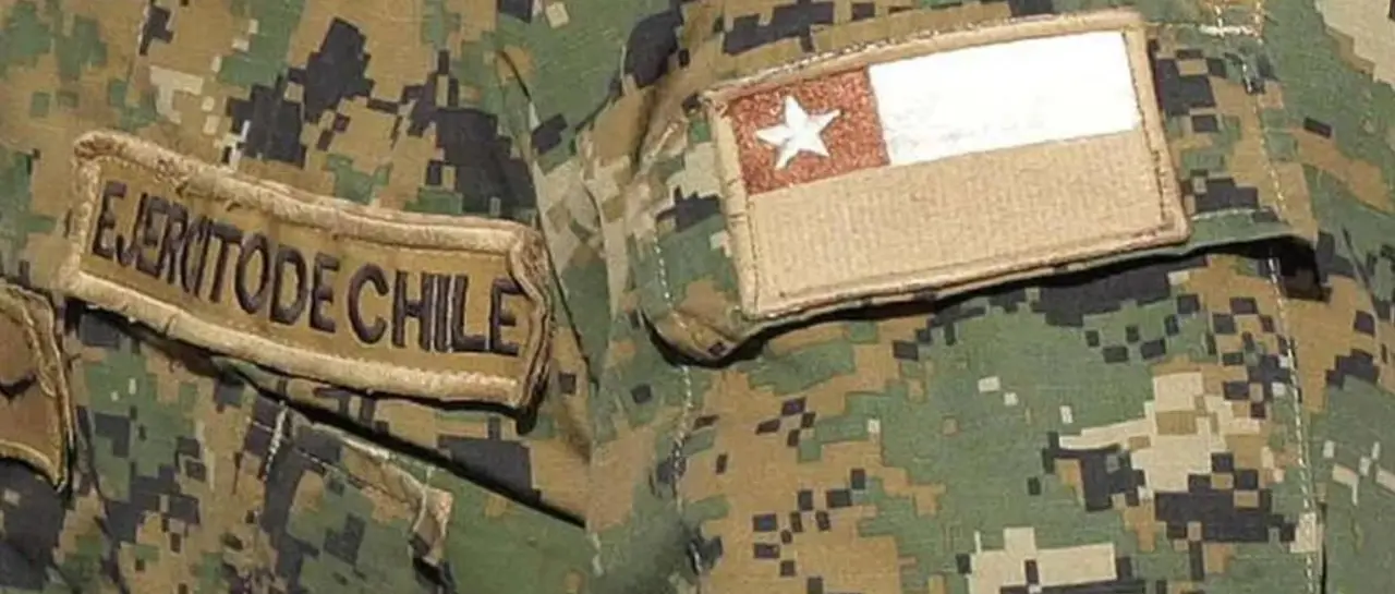 APREHENDEN A SEIS MILITARES Y UN CIVIL CHILENOS ACUSADOS DE INTERNAR DROGA DESDE BOLIVIA