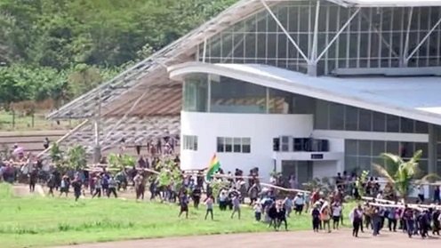 MONTAÑO DENUNCIA QUE HACE TRES SEMANAS ‘EVISTAS’ MANTIENEN TOMADO AEROPUERTO DE CHIMORÉ