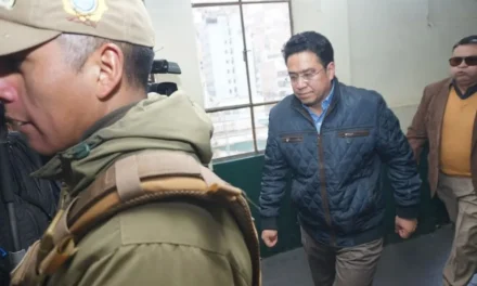 INSTALAN AUDIENCIA CAUTELAR CONTRA EL EXMINISTRO SILES Y LA FISCALÍA SOLICITA SU DETENCIÓN PREVENTIVA