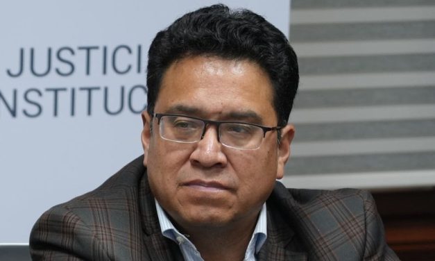 DECLARA EN RESERVA  CASO DE JUEZ QUE HABRÍA RECIBIDO INSTRUCCIONES DE EXMINISTRO