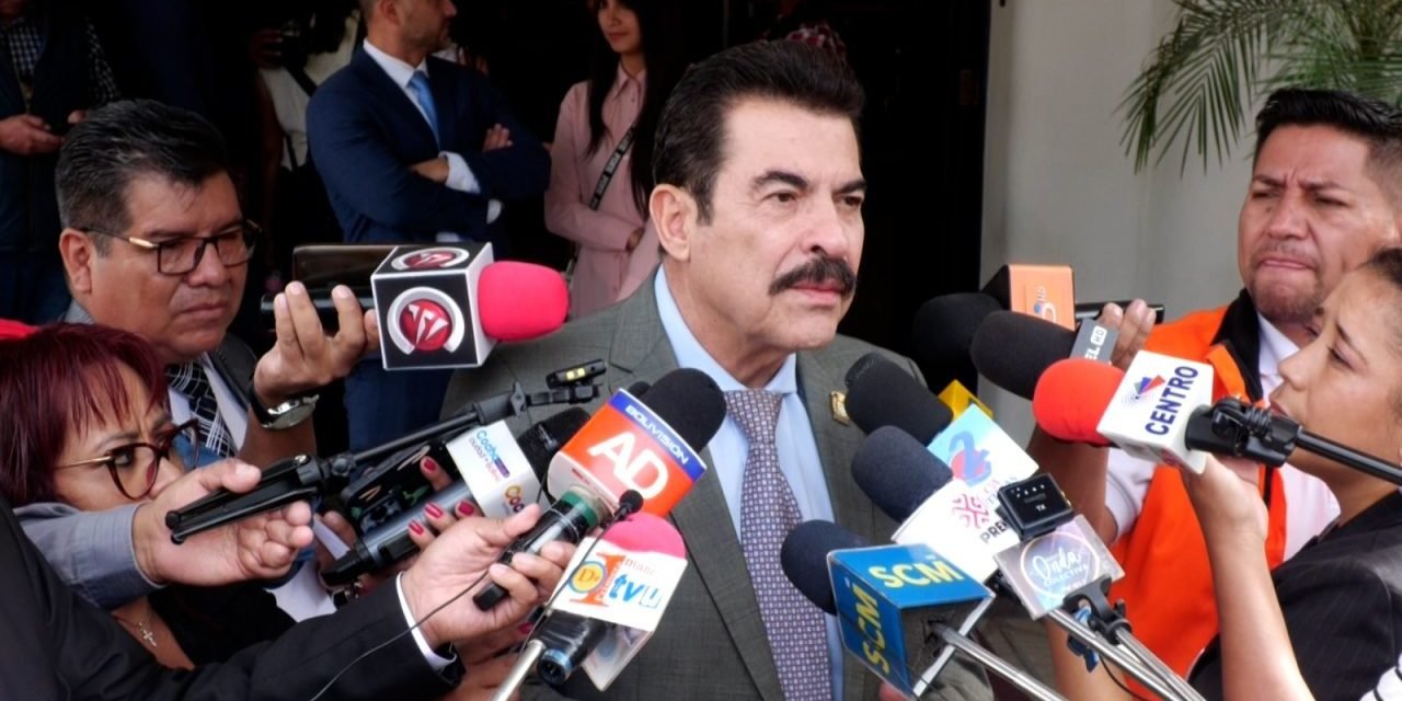 REYES VILLA CONVOCA A CANDIDATOS PARA ‘ANALIZAR Y RESPONDER CON FIRMEZA’ A LOS BLOQUEOS