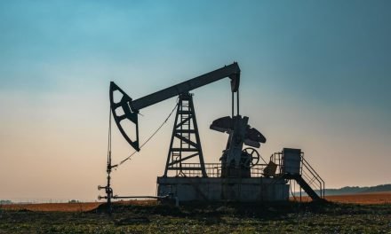 PRECIOS DEL PETRÓLEO SE DISPARARON TRAS ATAQUE DE EEUU A IRÁN