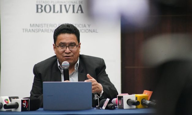 SILES DICE QUE SE PRESENTARÁ VOLUNTARIAMENTE A LA FISCALÍA SI ES CITADO