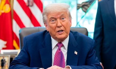 TRUMP ADVIERTE QUE TODO EL MUNDO DEBERÍA EVACUAR TEHERÁN «INMEDIATAMENTE»