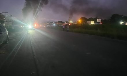 AFINES A EVO BLOQUEAN EL PUENTE DE YAPACANI