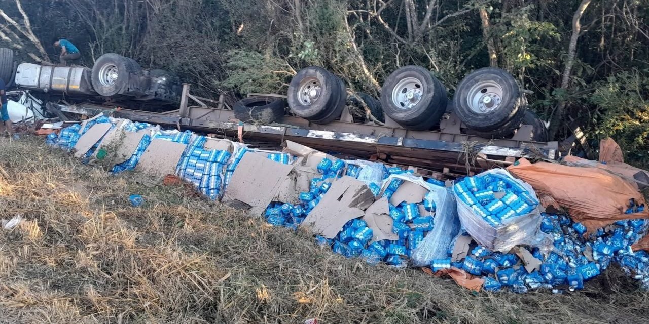TRÁILER CON CERVEZA VUELCA EN RUTA BIOCEÁNICA Y FALLECE UN BEBE